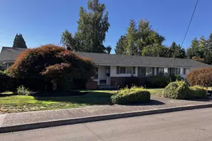 700 NW 18th Pl, McMinnville, OR 97128 - Photo 4