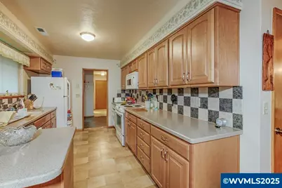 700 NW 18th Pl, McMinnville, OR 97128 - Photo 16