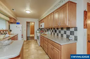 700 NW 18th Pl, McMinnville, OR 97128 - Photo 16