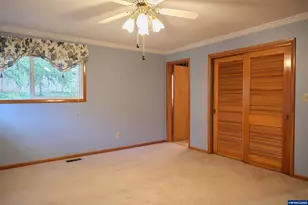 1992 Summit Ave NW, Salem, OR 97304 - Photo 22