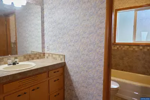 1992 Summit Ave NW, Salem, OR 97304 - Photo 20