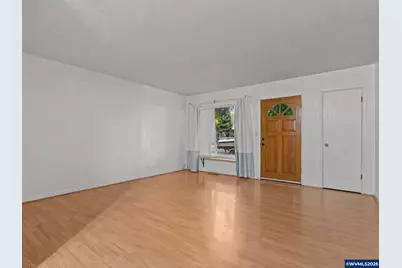 565 18th St SE, Salem, OR 97301 - Photo 4