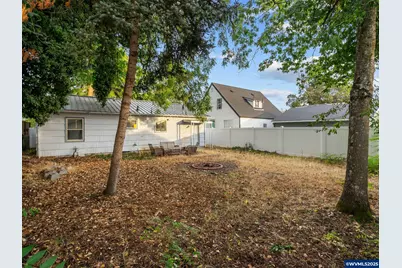 565 18th St SE, Salem, OR 97301 - Photo 18