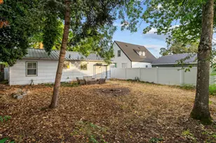 565 18th SE St, Salem, OR 97301 - Photo 18