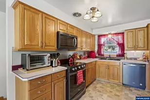 17821 SE Morrison Ct, Gresham, OR 97233 - Photo 14