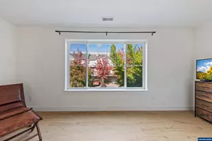 30486 SW Ruth St, Wilsonville, OR 97070 - Photo 32