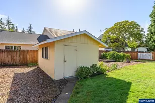 1036 SW 2nd St, McMinnville, OR 97128 - Photo 28