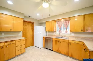 1036 SW 2nd St, McMinnville, OR 97128 - Photo 16