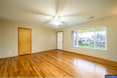 1036 SW 2nd St, McMinnville, OR 97128 - Photo 8