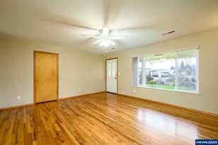 1036 SW 2nd St, McMinnville, OR 97128 - Photo 8