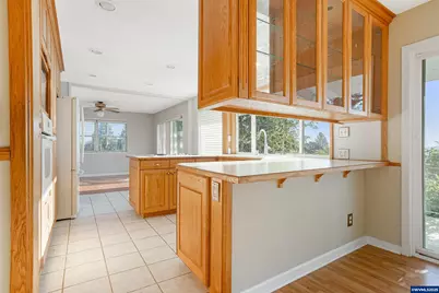 842 Kingwood Dr NW, Salem, OR 97304 - Photo 10