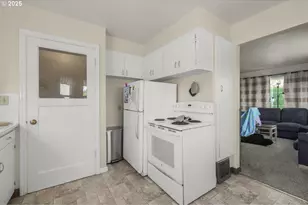 4370 Eagle Crest Rd NW, Salem, OR 97304 - Photo 16