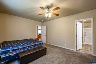 15984 N Santiam Hwy SE, Stayton, OR 97383 - Photo 18