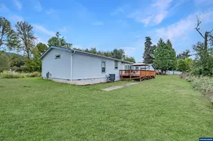 15984 N Santiam Hwy SE, Stayton, OR 97383 - Photo 2