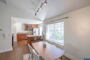 122 Weldwood Dr, Lebanon, OR 97355 - Photo 10