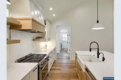 201 Jerome Av, Silverton, OR 97381 - Photo 16
