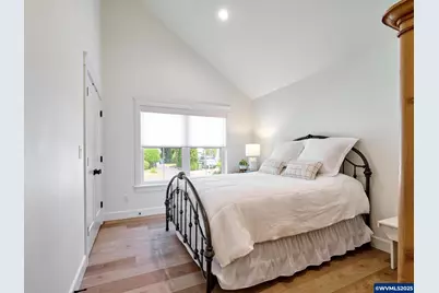 201 Jerome Av, Silverton, OR 97381 - Photo 24