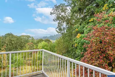 7885 NW Ridgewood Dr, Corvallis, OR 97330 - Photo 10