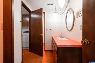 7885 NW Ridgewood Dr, Corvallis, OR 97330 - Photo 32