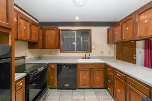 7885 NW Ridgewood Dr, Corvallis, OR 97330 - Photo 12