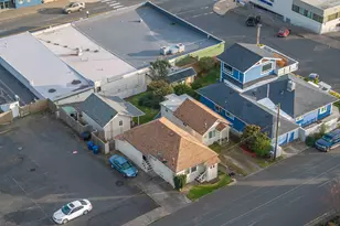 443 SW 7th St, Newport, OR 97365 - Photo 16