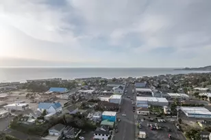 443 SW 7th St, Newport, OR 97365 - Photo 22