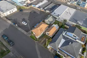 443 SW 7th St, Newport, OR 97365 - Photo 10