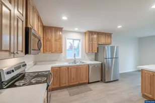 3253 Comber Ct NE, Salem, OR 97305 - Photo 12