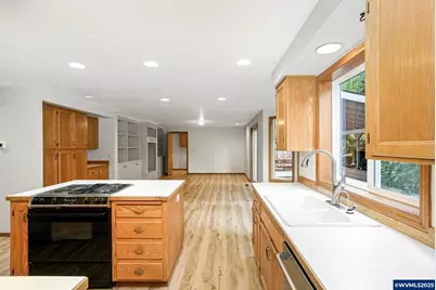 5561 Springwood Av SE, Salem, OR 97306 - Photo 14