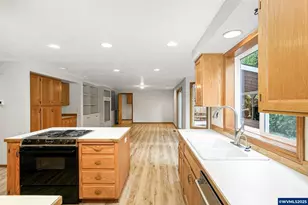 5561 Springwood Ave SE, Salem, OR 97306 - Photo 14