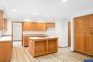 5561 Springwood Ave SE, Salem, OR 97306 - Photo 16