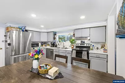 456 N Log Cabin St, Independence, OR 97351 - Photo 12