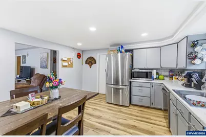 456 N Log Cabin St, Independence, OR 97351 - Photo 10