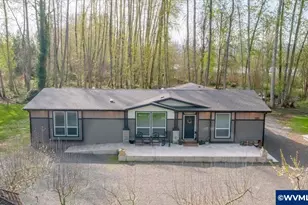 37734 River Dr, Lebanon, OR 97355 - Photo 1