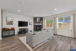 2988 Christina St NW, Salem, OR 97304 - Photo 10