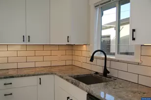 1661 Cooper St, Lebanon, OR 97355 - Photo 6