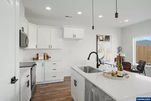 2586 Promise Way, Lebanon, OR 97355 - Photo 14