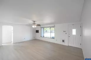 875 S 5th St, Lebanon, OR 97355 - Photo 6