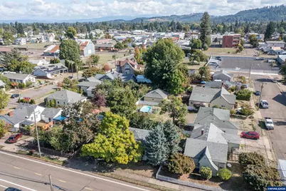 875 S 5th St, Lebanon, OR 97355 - Photo 32