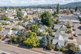 875 S 5th St, Lebanon, OR 97355 - Photo 32