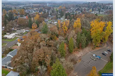 414 SW Westwood Dr, Dallas, OR 97338 - Photo 8