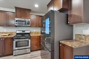 419 Vine Ave, Woodburn, OR 97071 - Photo 20