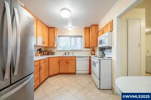 190 Hunsaker Ln, Eugene, OR 97404 - Photo 14