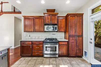 610 NW Hillcrest Dr, Dallas, OR 97338 - Photo 10