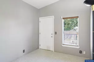 917 Luke St, Independence, OR 97351 - Photo 32