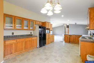 917 Luke St, Independence, OR 97351 - Photo 18