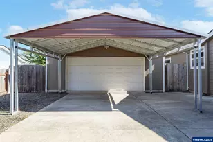 917 Luke St, Independence, OR 97351 - Photo 4