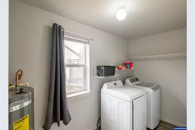 301 Russell St, Lebanon, OR 97355 - Photo 32