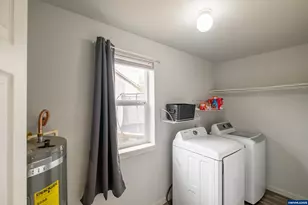 301 Russell St, Lebanon, OR 97355 - Photo 32