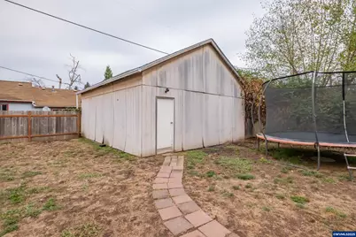 301 Russell St, Lebanon, OR 97355 - Photo 40